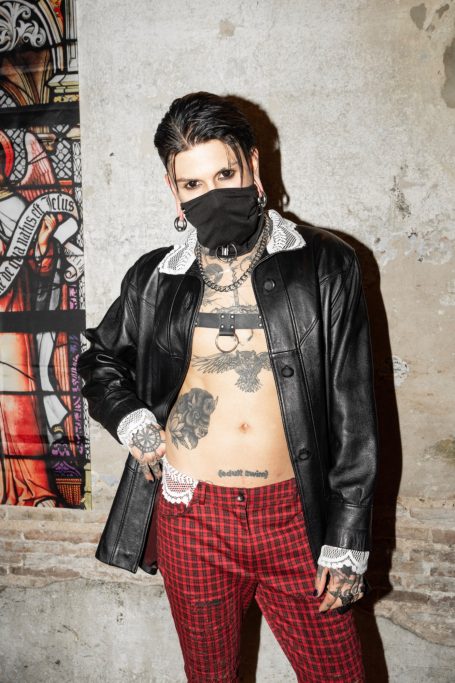 Modelo Morgue Planet con conjunto Redemption